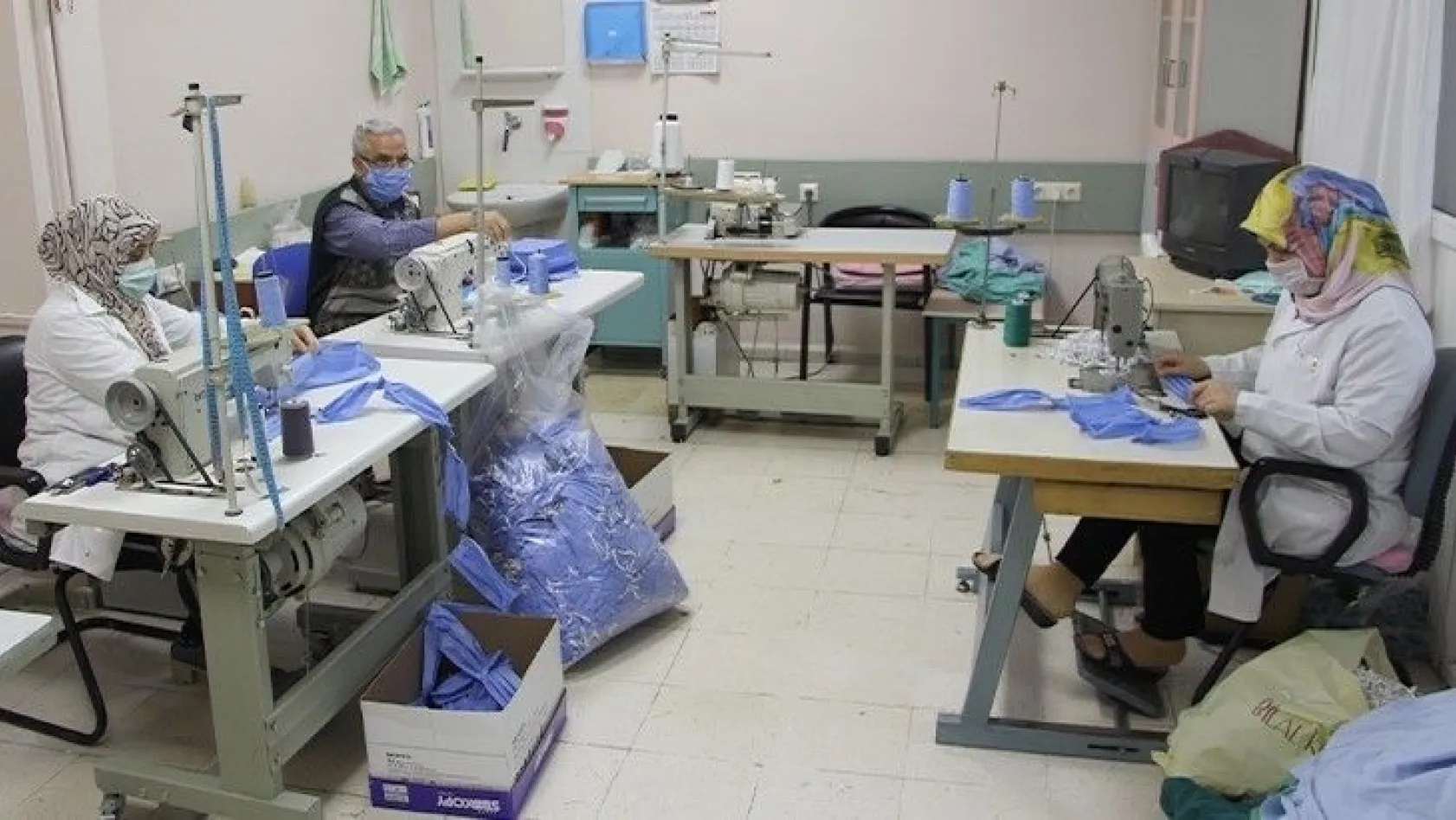 FÜ Hastanesi kendi maskesini üretiyor