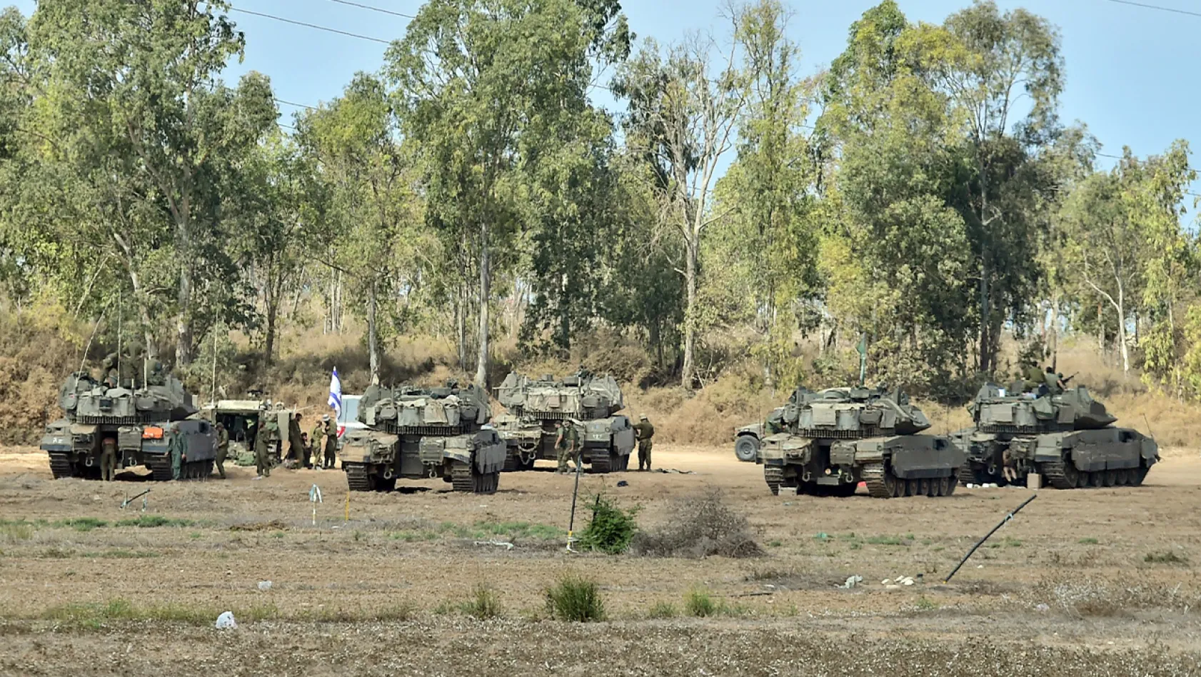 Gazze sınırında tank hareketliliği