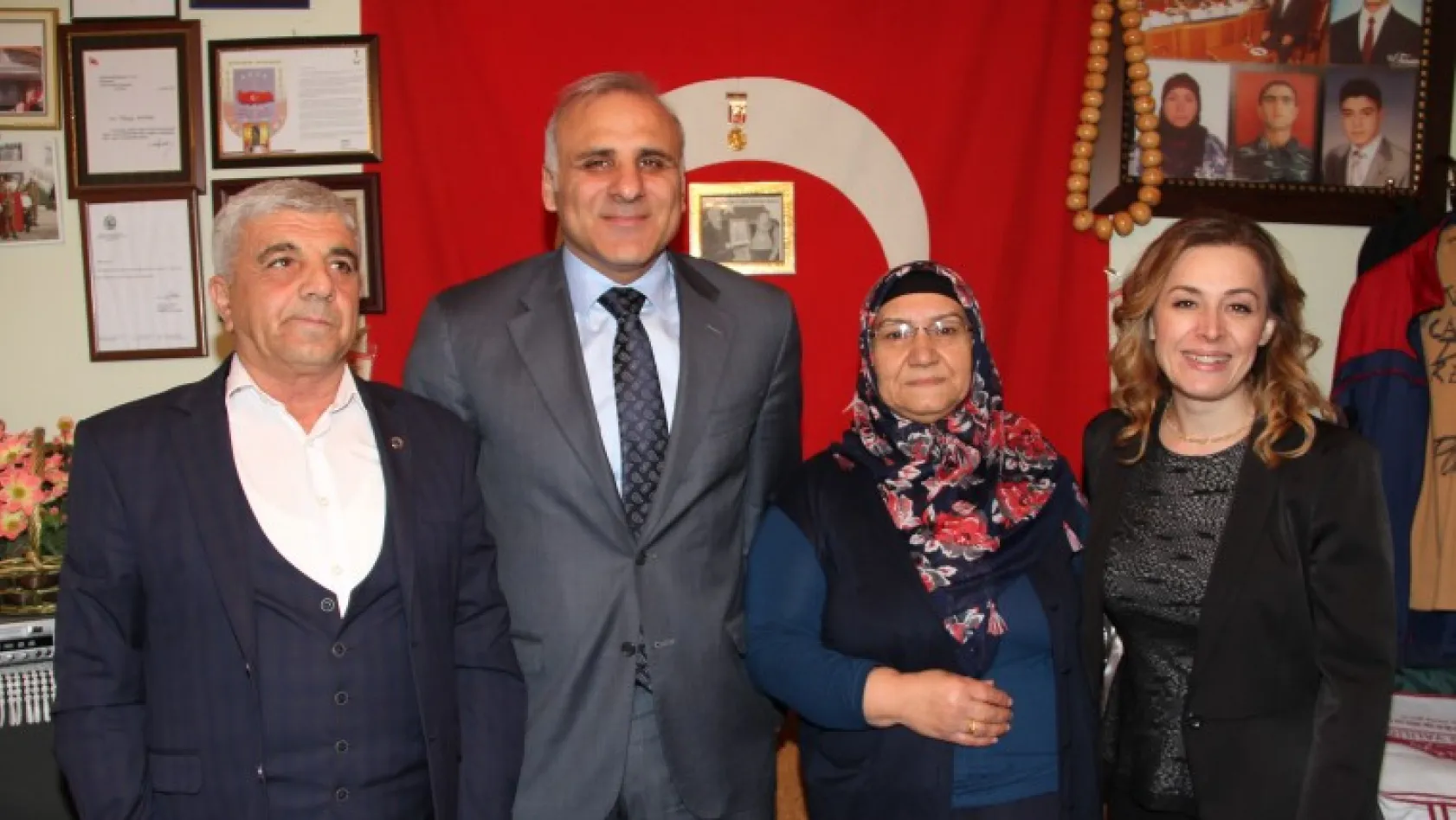 Vali Zorluoğlu'ndan şehit ailesine ziyaret