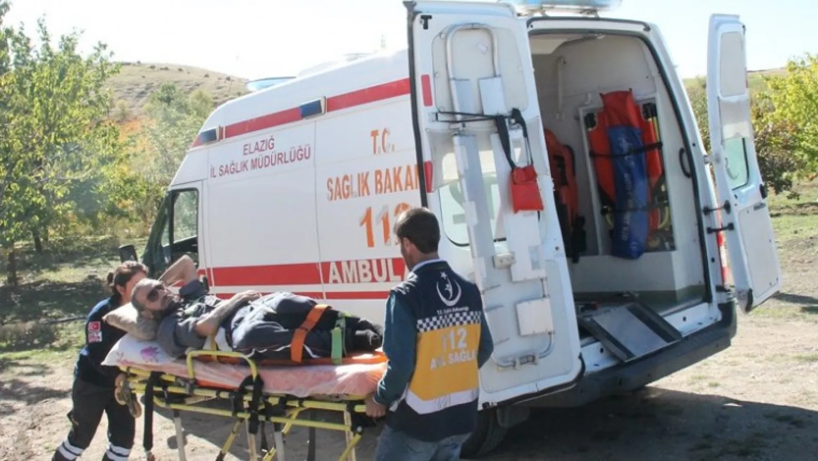 Hastalar sandıklara ambulanslarla taşındı