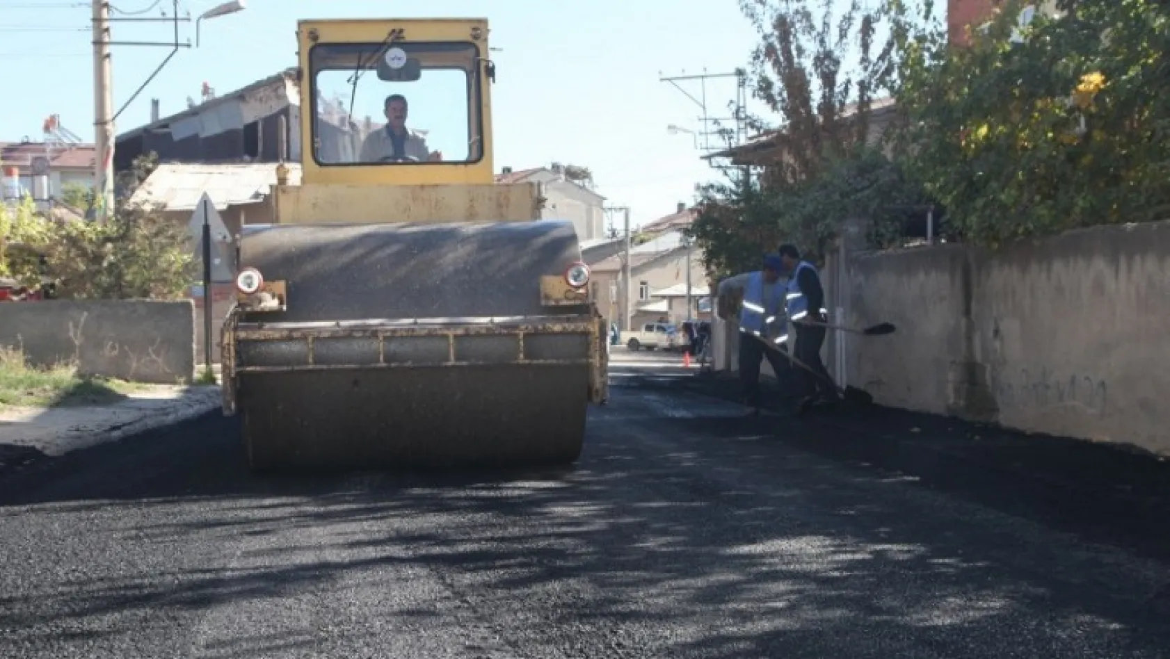 Aksaray mahallesi'nde yollar onarılıyor