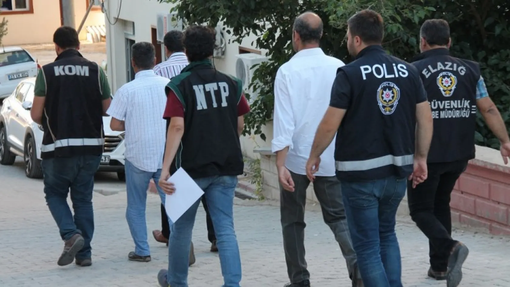 Elazığ'da çok sayıda polis gözaltına alındı