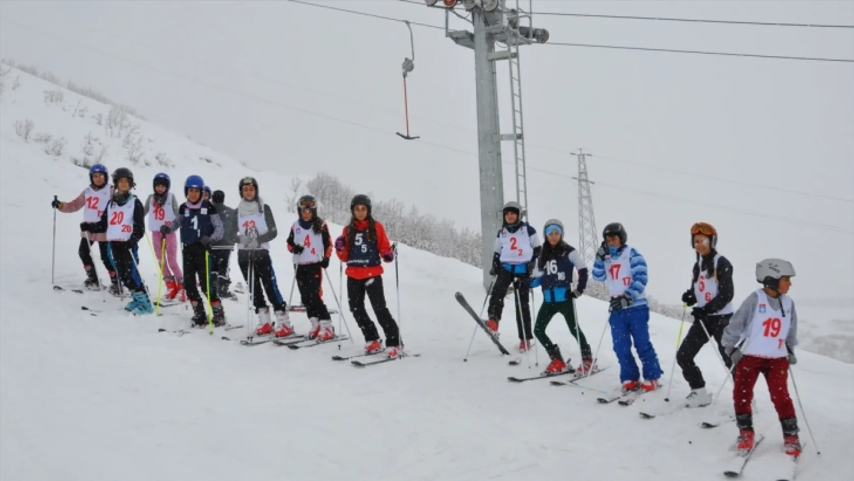 Tunceli'de kayak yarışması