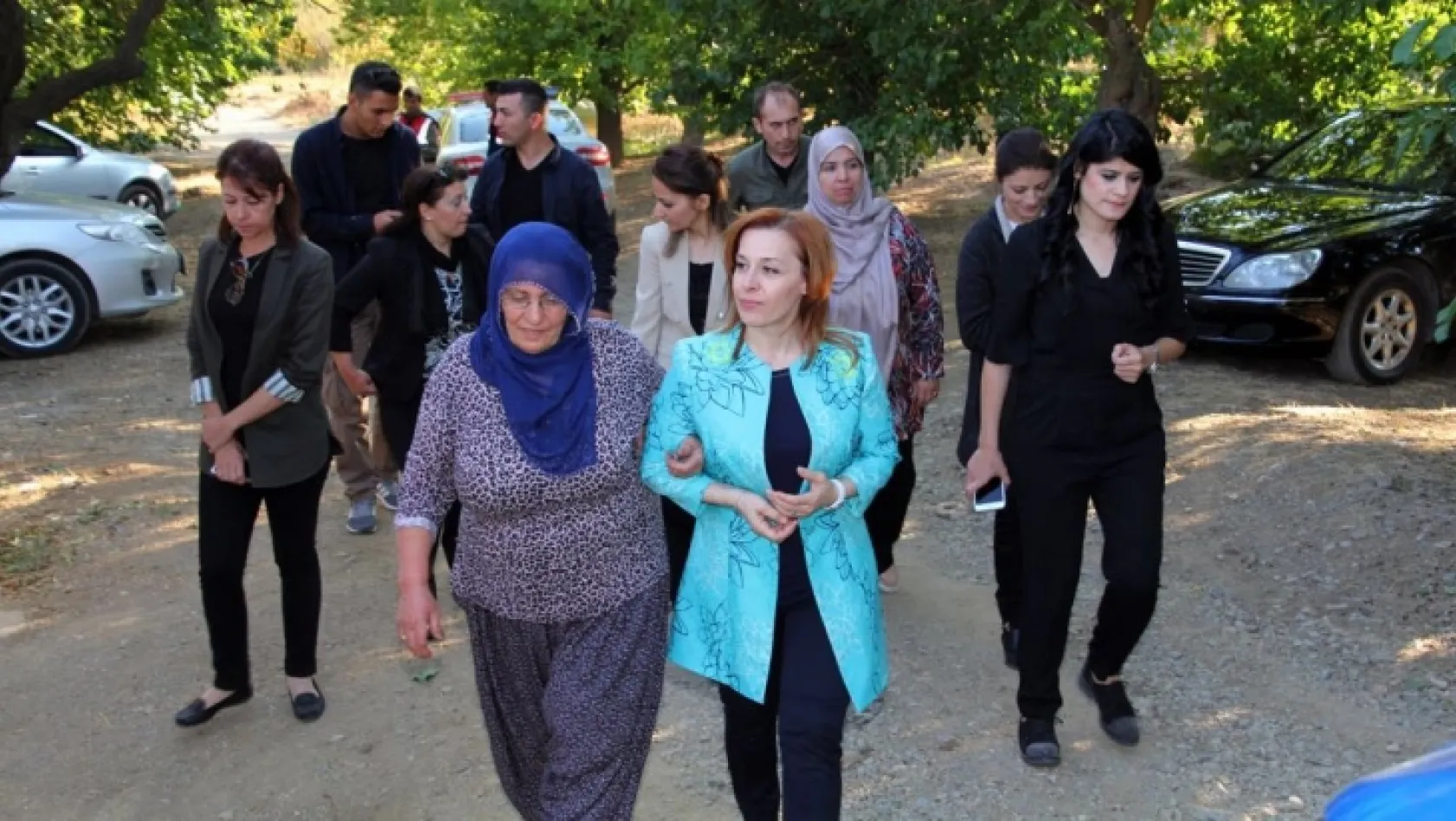Sevcan Zorluoğlu'ndan şehit Kılıç'ın ailesine ziyaret