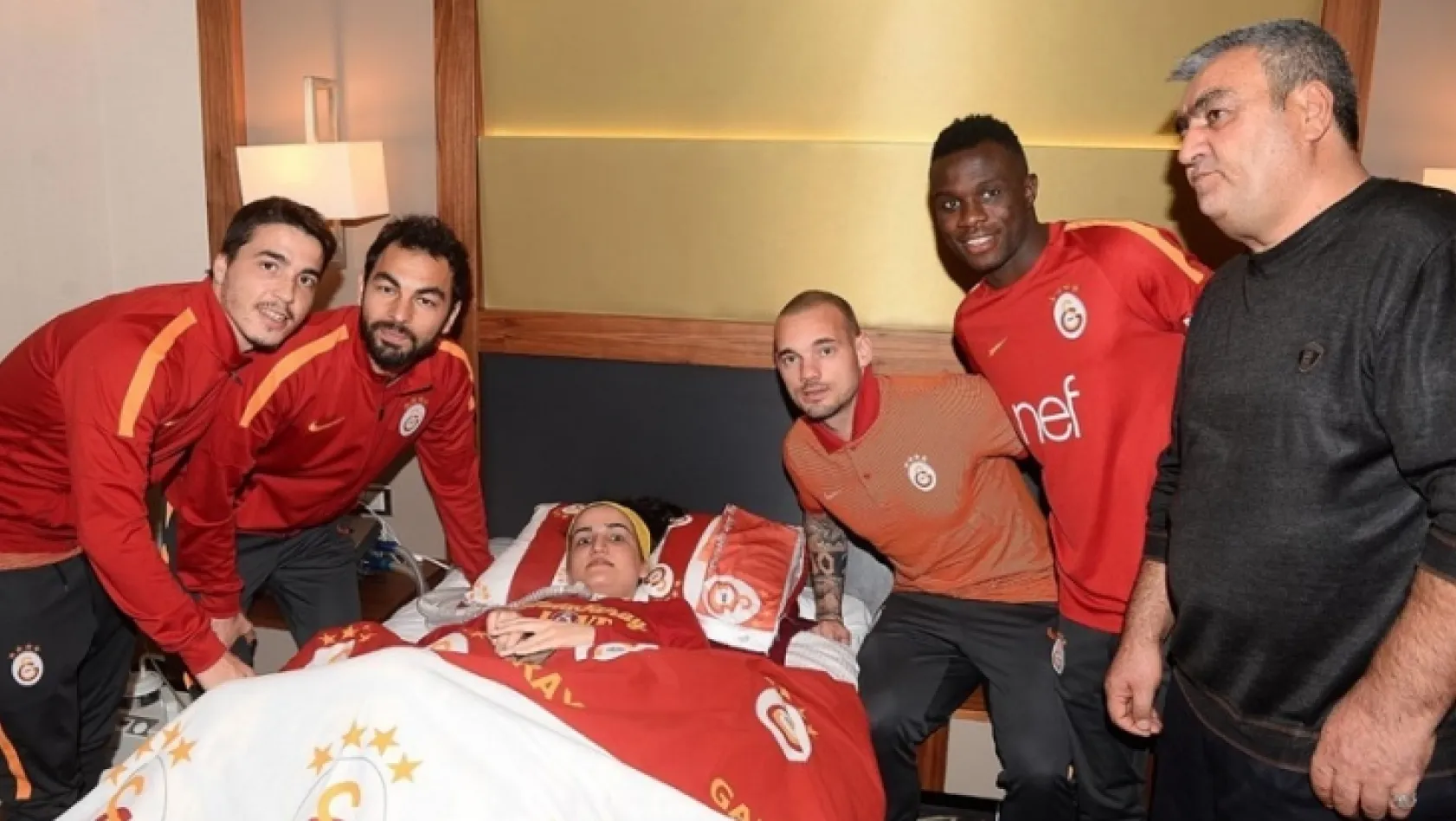 Galatasaraylı futbolcular hayalini gerçekleştirdi