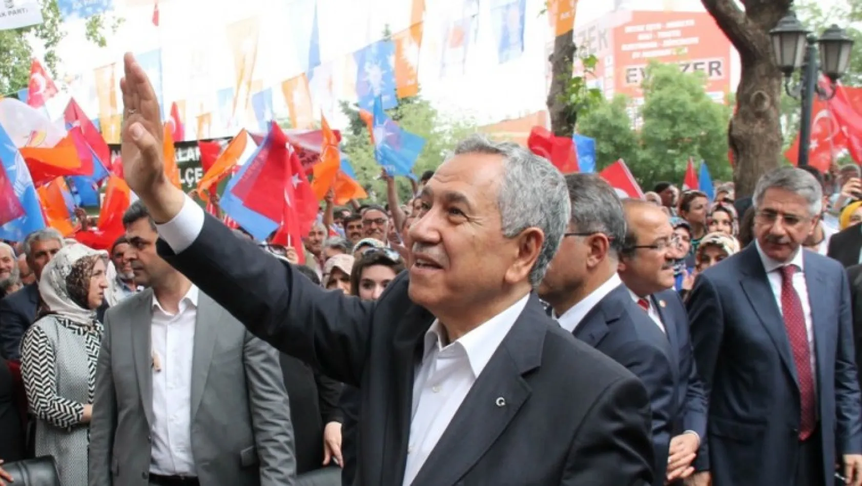 Başbakan Yardımcısı Arınç Elazığ'da
