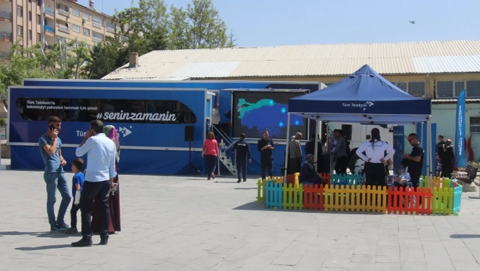 Türk Telekom Eğitim tırı Elazığ'da