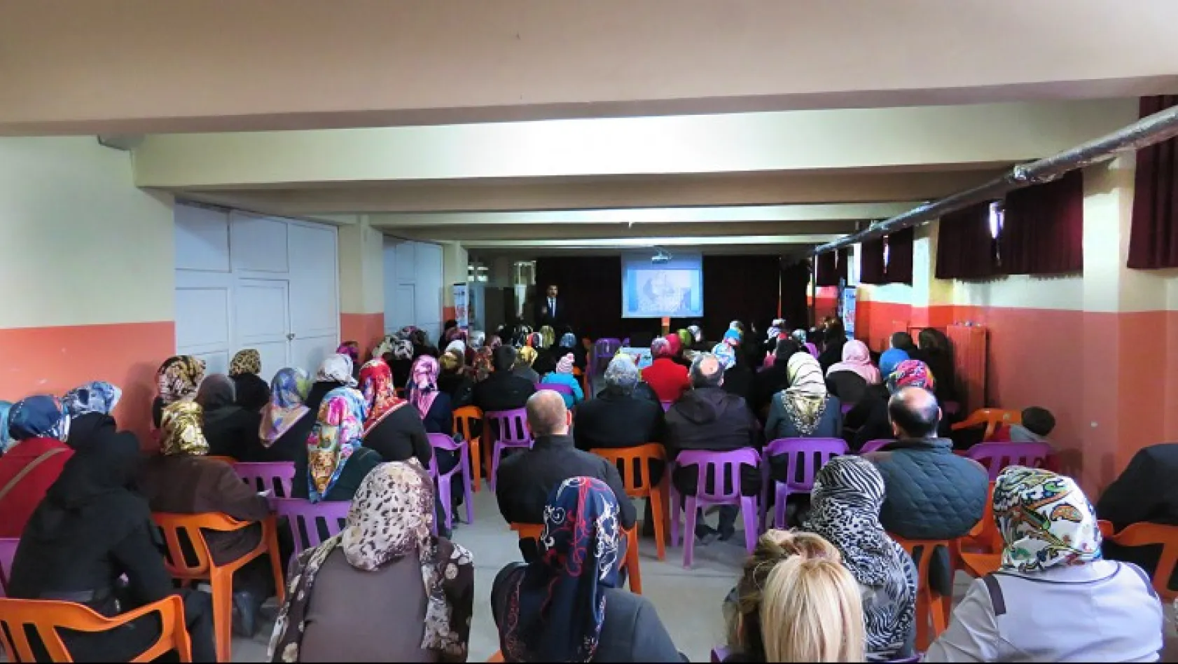 Elazığ Belediyesi'nden 'aile içi iletişim' semineri
