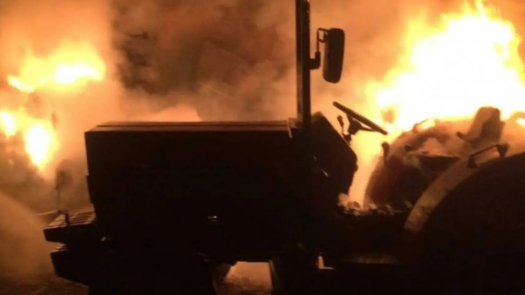Traktör bayisinde yangın çıktı