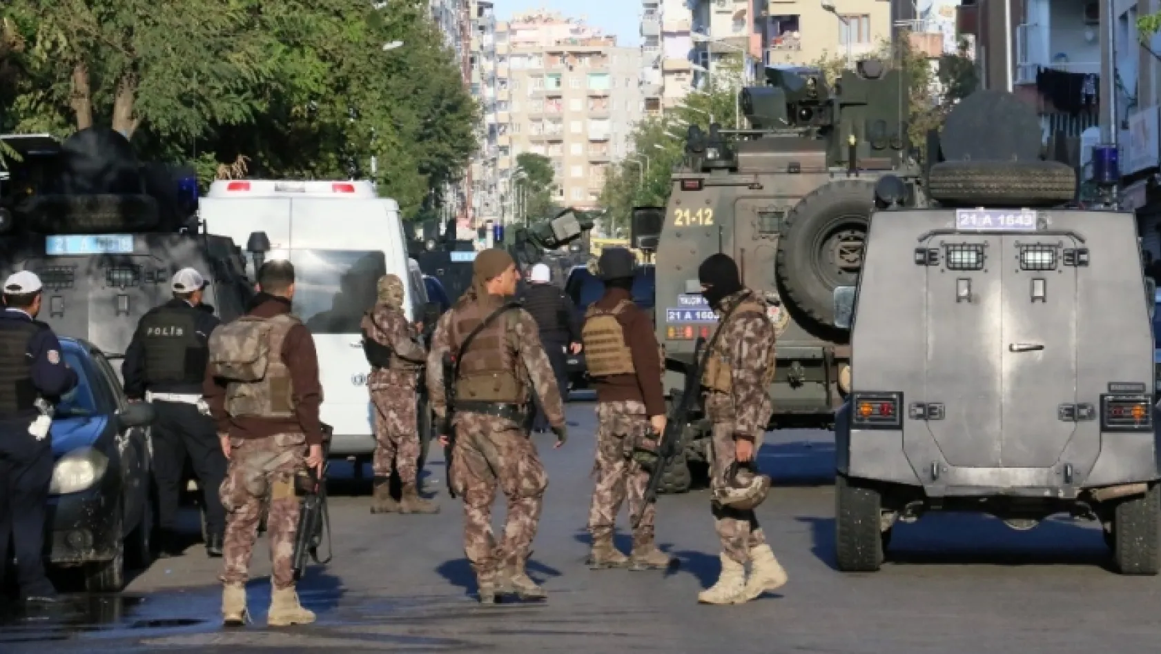 Diyarbakır'da 1 polis şehit, 9 polis yaralı