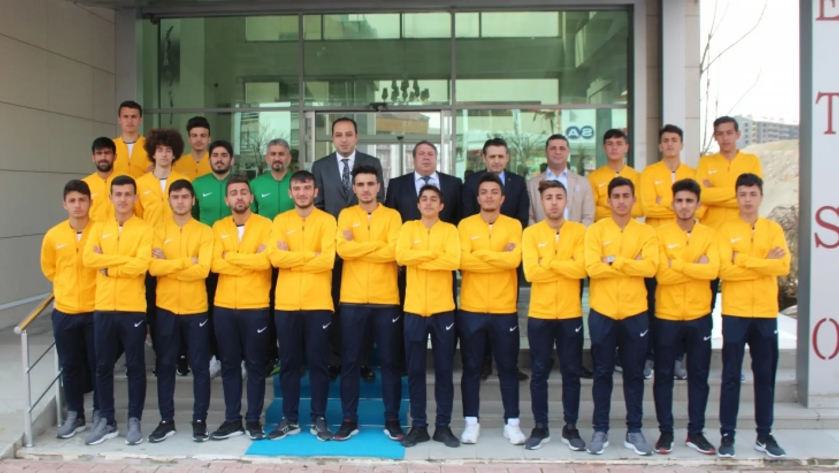 Türkiye şampiyonu takıma Elazığ TSO'dan destek