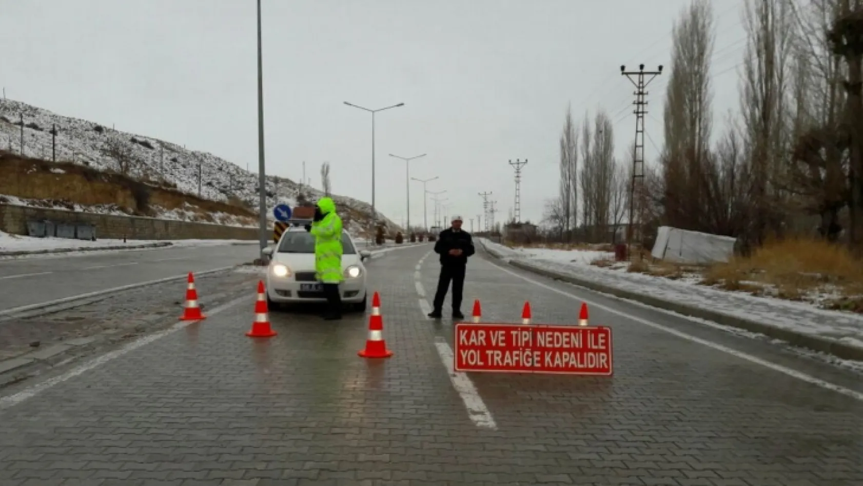 Sivas-Malatya karayolu trafiğe kapandı