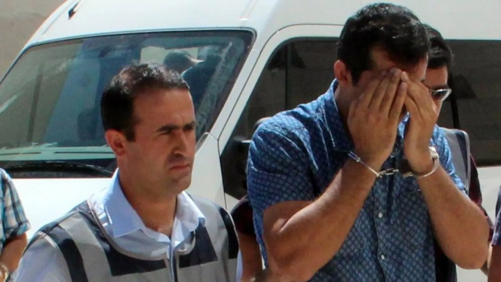 Elazığ'da 12 polis tutuklandı