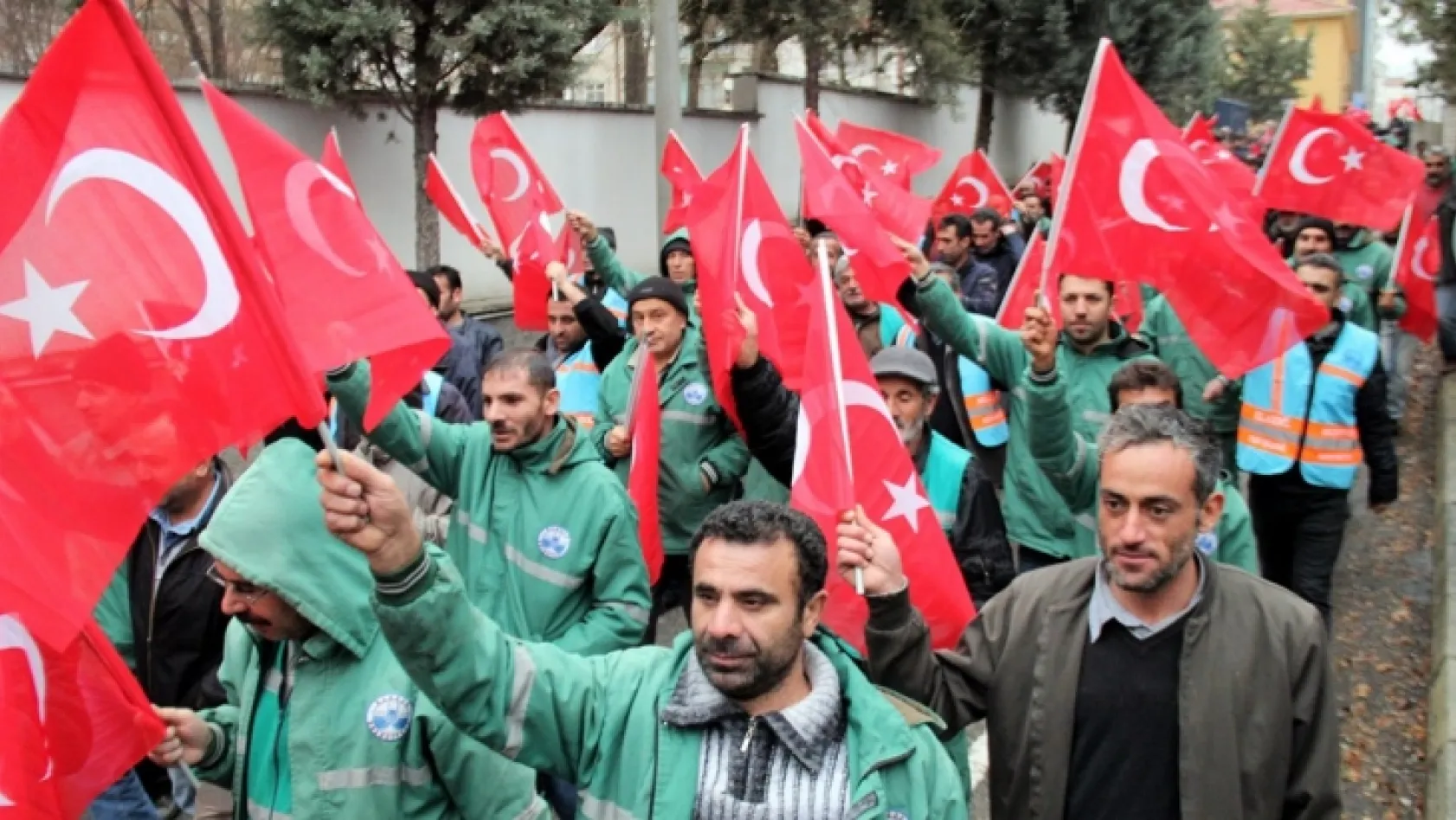 Elazığlı işçiler Afrin için gönüllü askerlik başvurusu yaptı