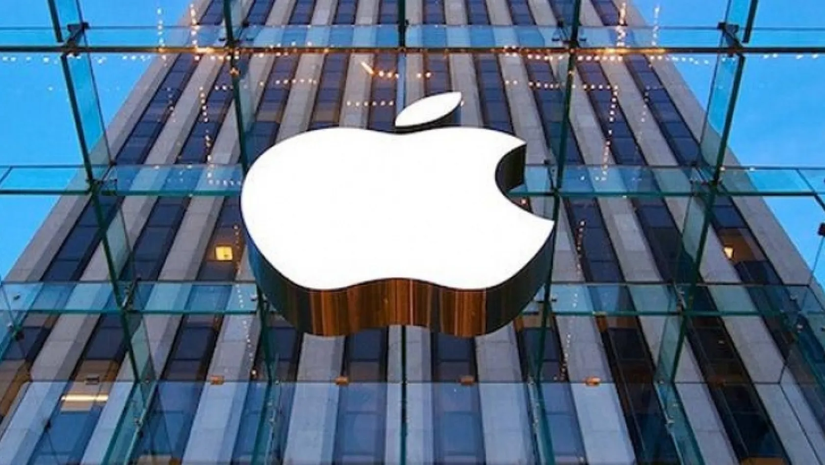 Apple, iPhone'lara beklenen zammı yaptı!
