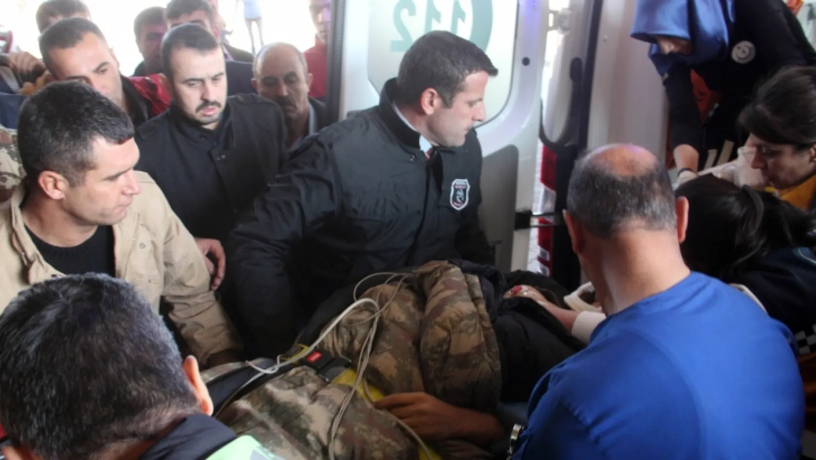 Tunceli'de yaralanan askerler Elazığ'a getirildi