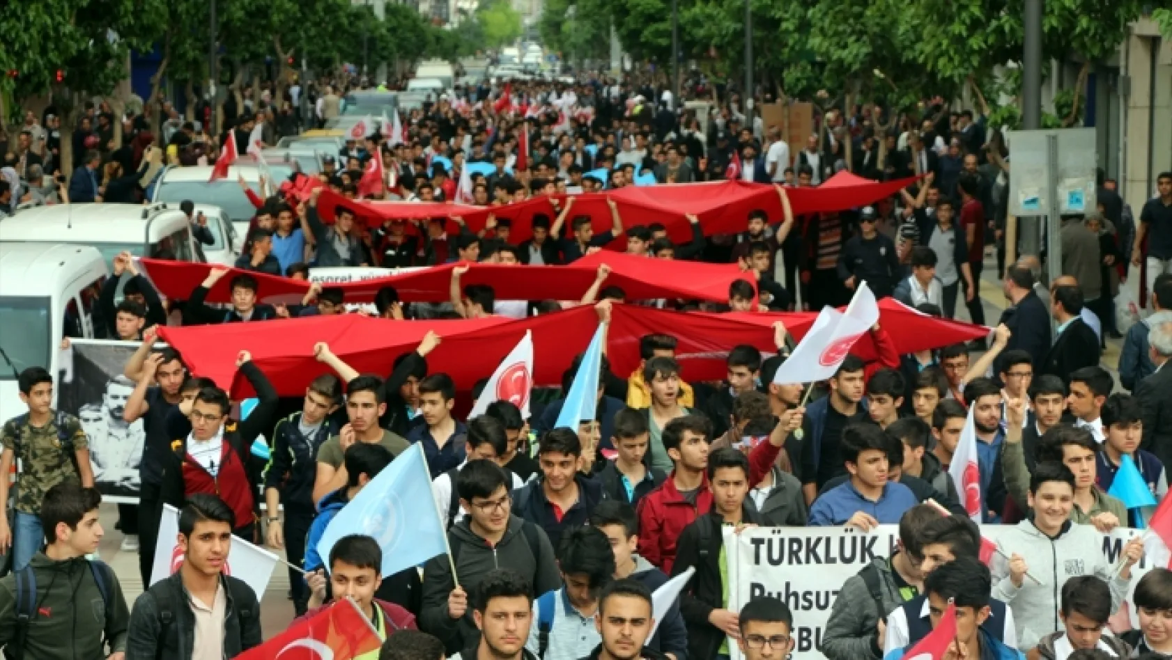 '3 Mayıs Türkçülük Günü' dolayısıyla yürüyüş düzenlendi