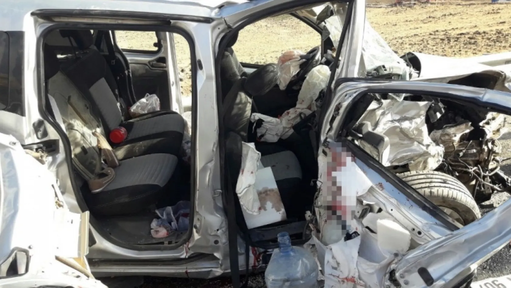 Elazığ'da feci kaza:  11 yaralı