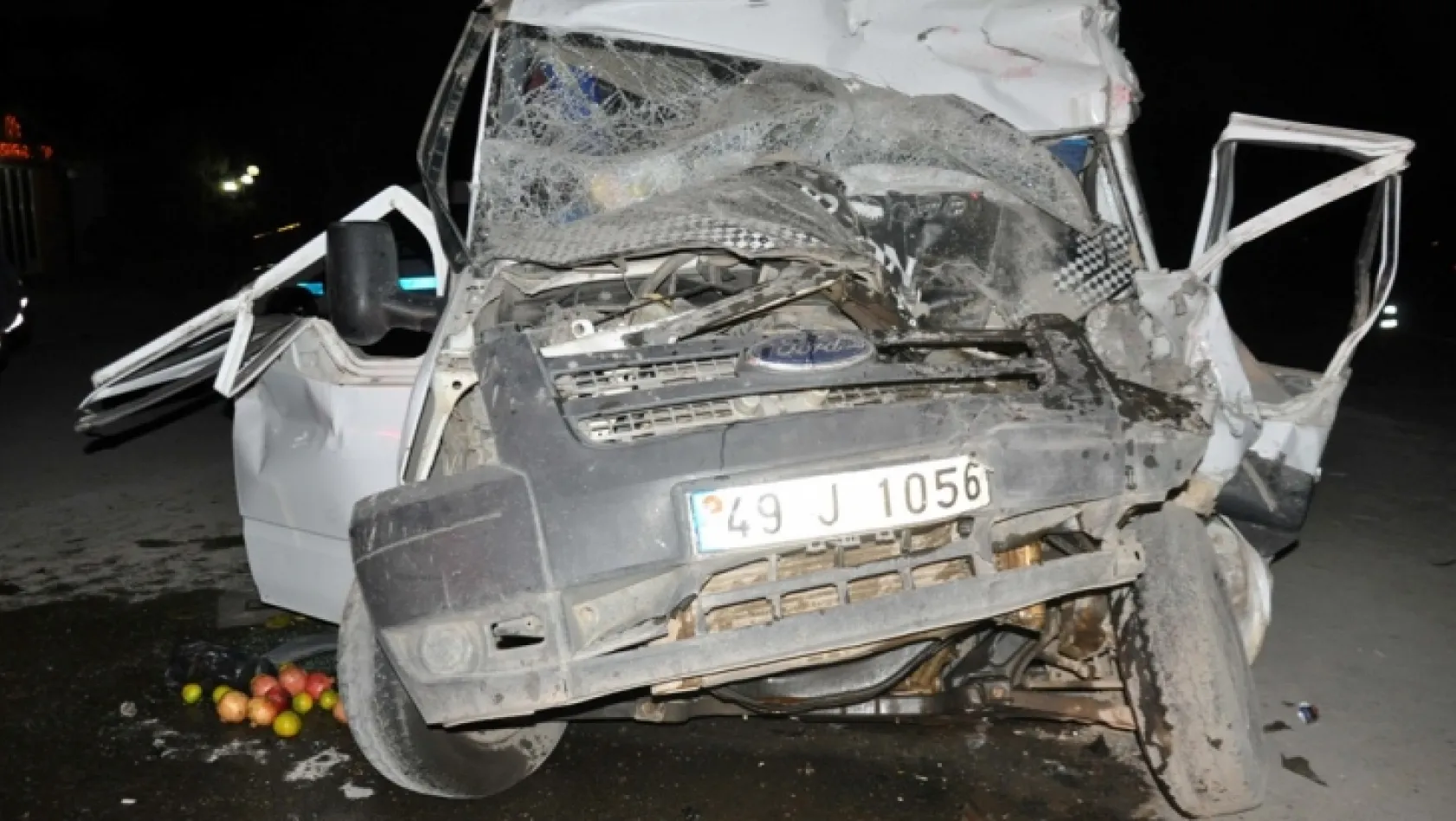 Muş-Bingöl karayolunda kaza: 2'si ağır 14 yaralı