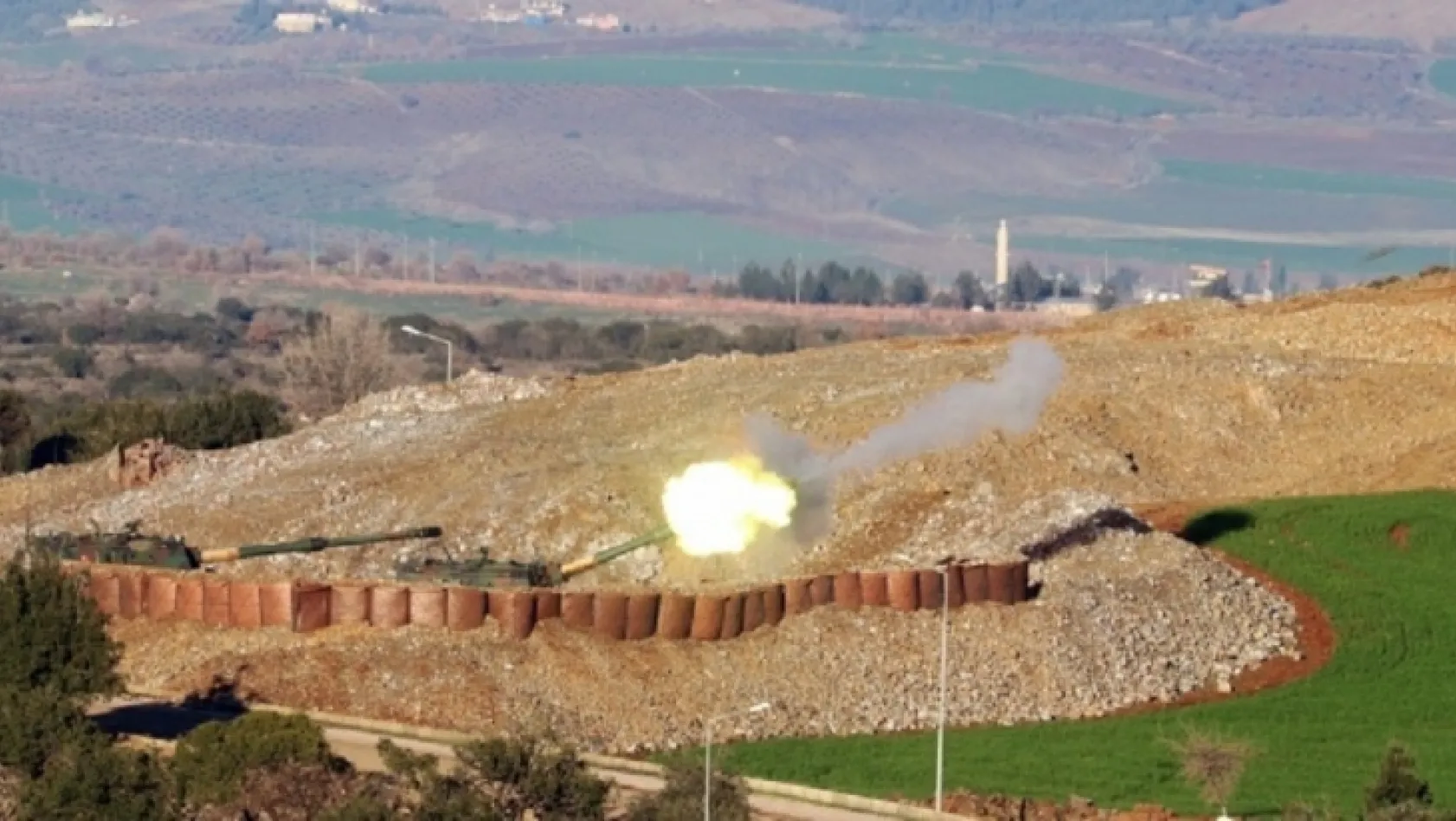TSK, Afrin'deki mevzileri obüslerle vuruyor
