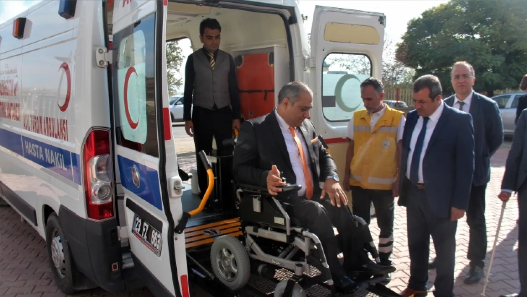 Engelliler için özel ambulans