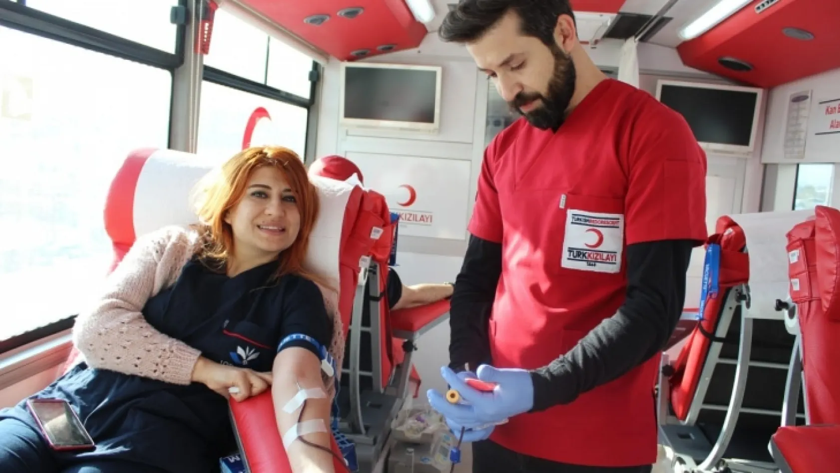 Kan bağışına sağlıkçılardan destek