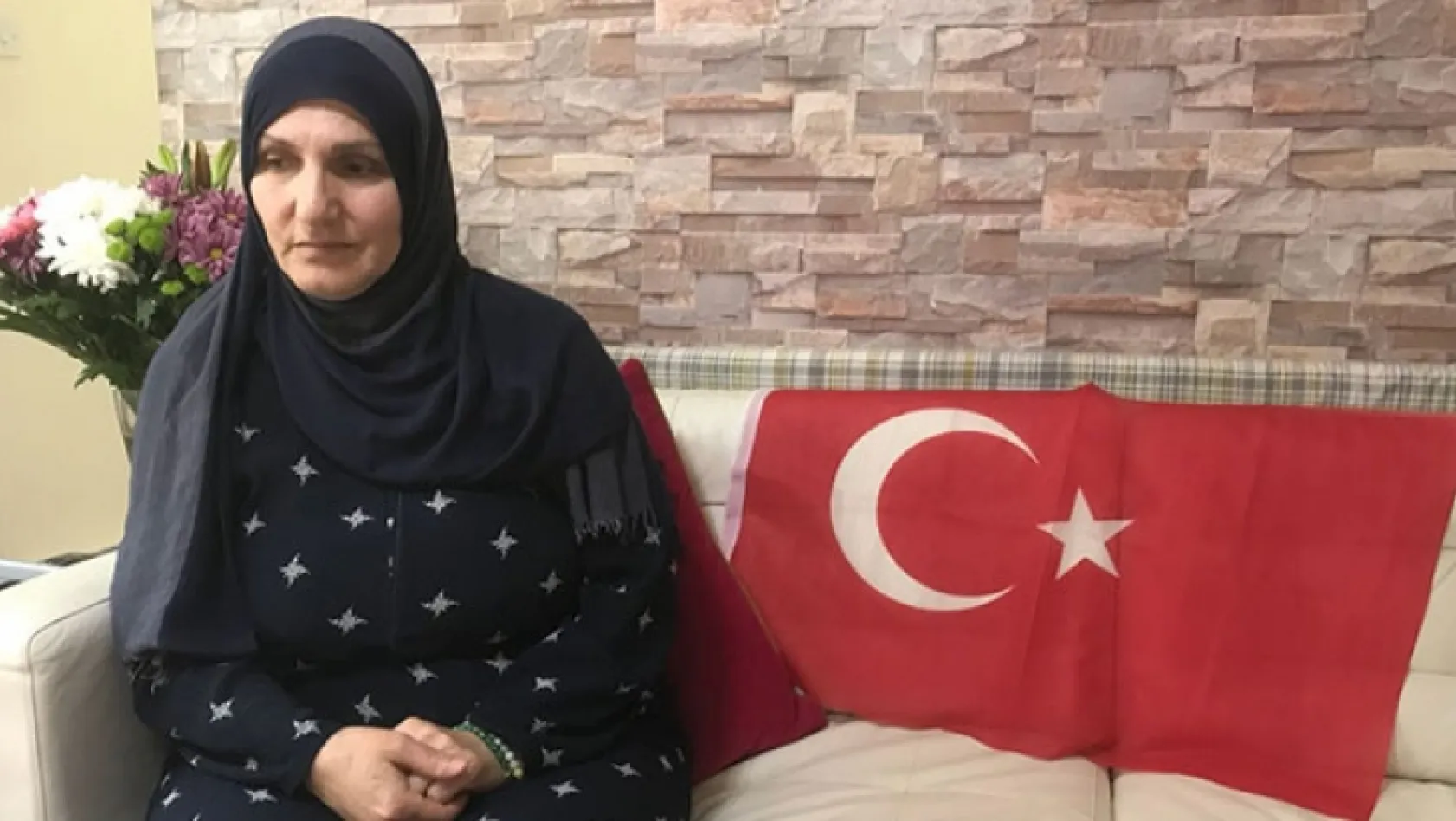 Türk bayrağını PKK'lılara vermeyen kahraman kadın konuştu