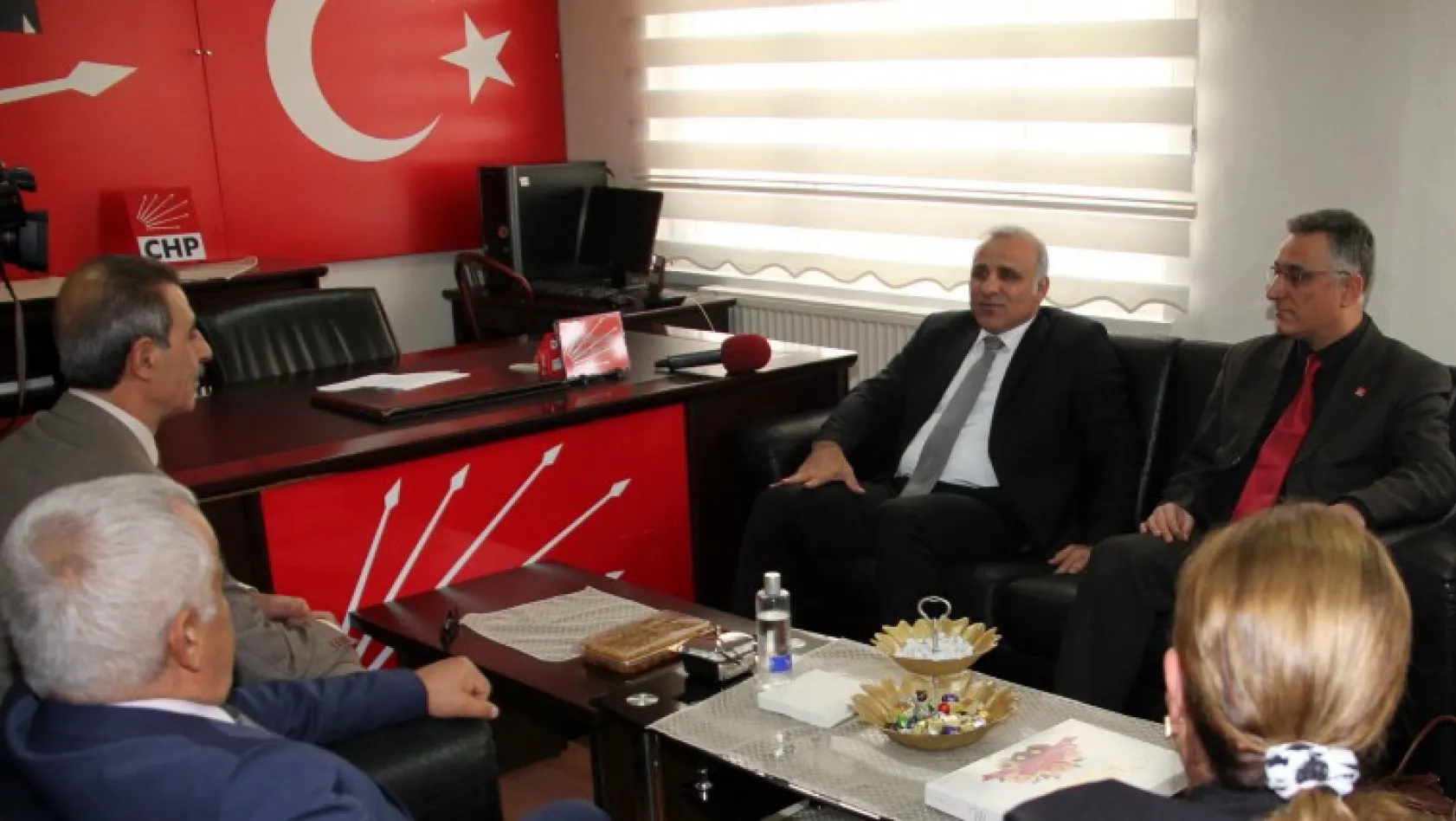 Vali Zorluoğlu'ndan CHP İl Yönetimine ziyaret