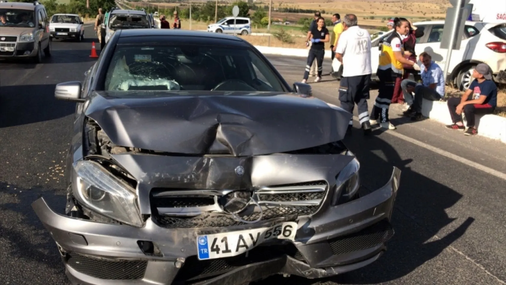 Elazığ-Malatya yolunda trafik kazası: 10  yaralı