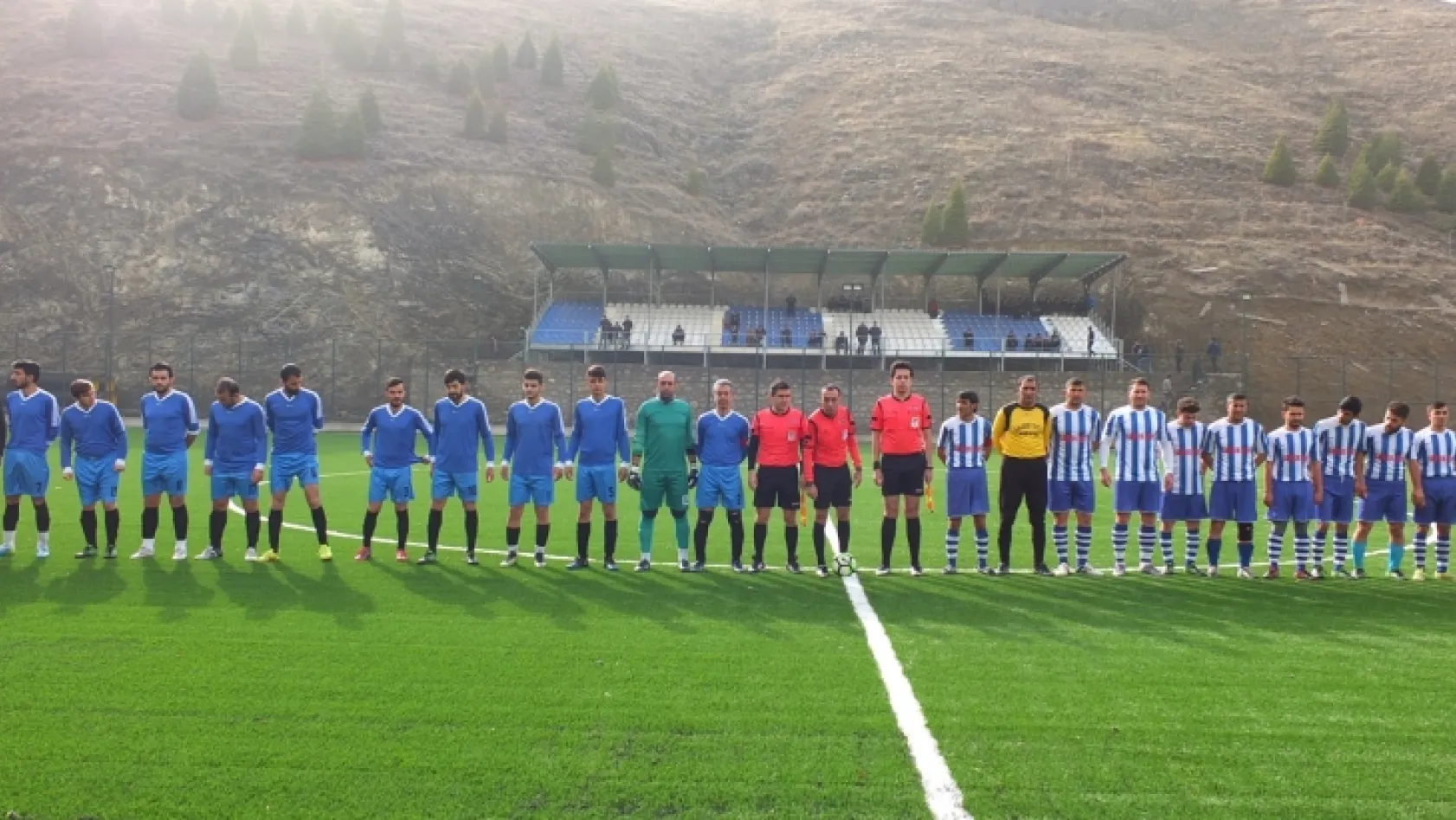 Keban'da amatör lig maçı oynandı