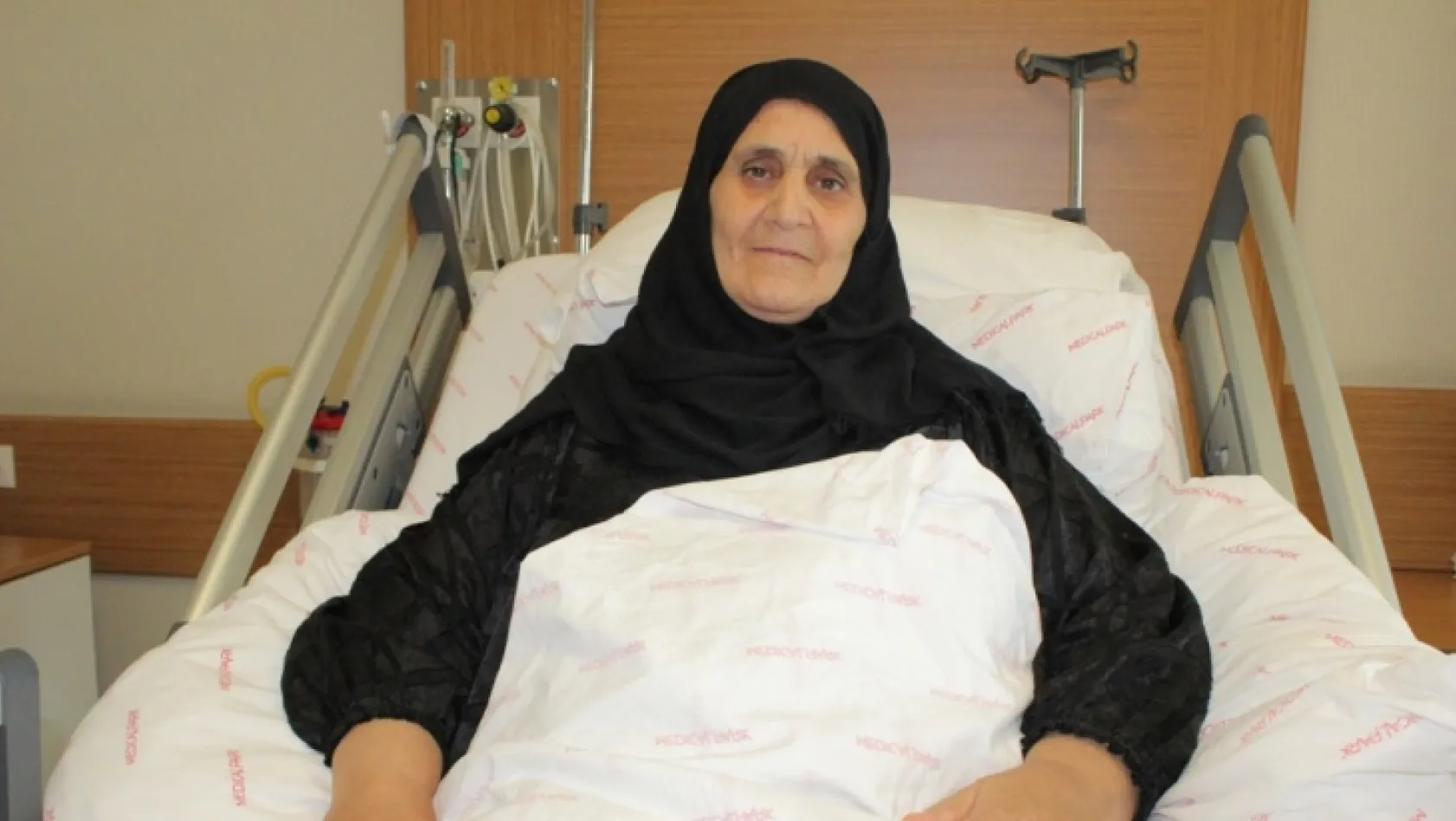 Irak'tan gelen hasta, Elazığ'da hayata tutundu