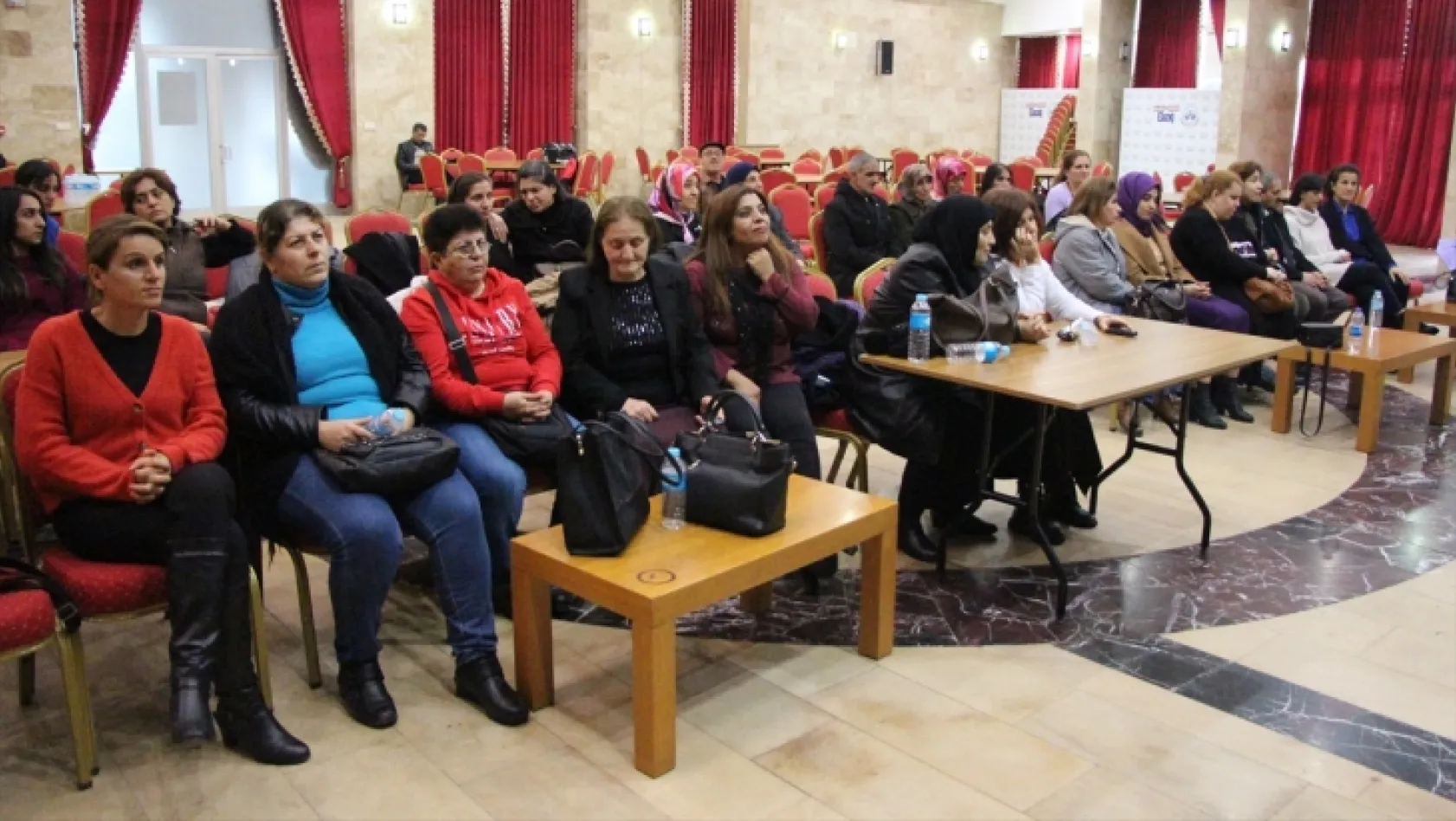 Altınokta Körler Derneği Kadın Meclisi üyeleri Elazığ'da toplandı