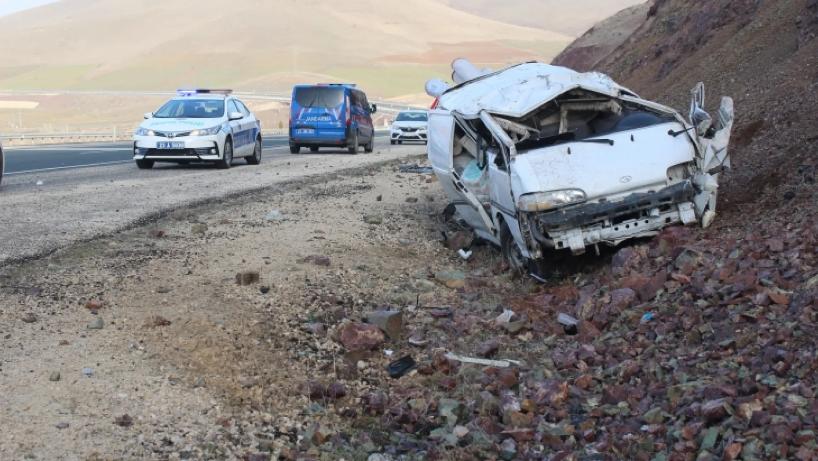 Elazığ-Diyarbakır yolunda kaza! Yaralılar var