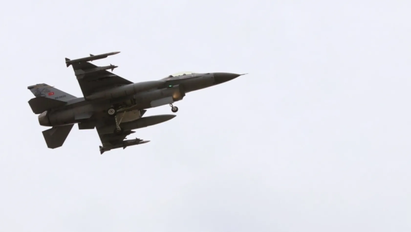 Diyarbakır'da peş peşe F-16'lar havalandı  