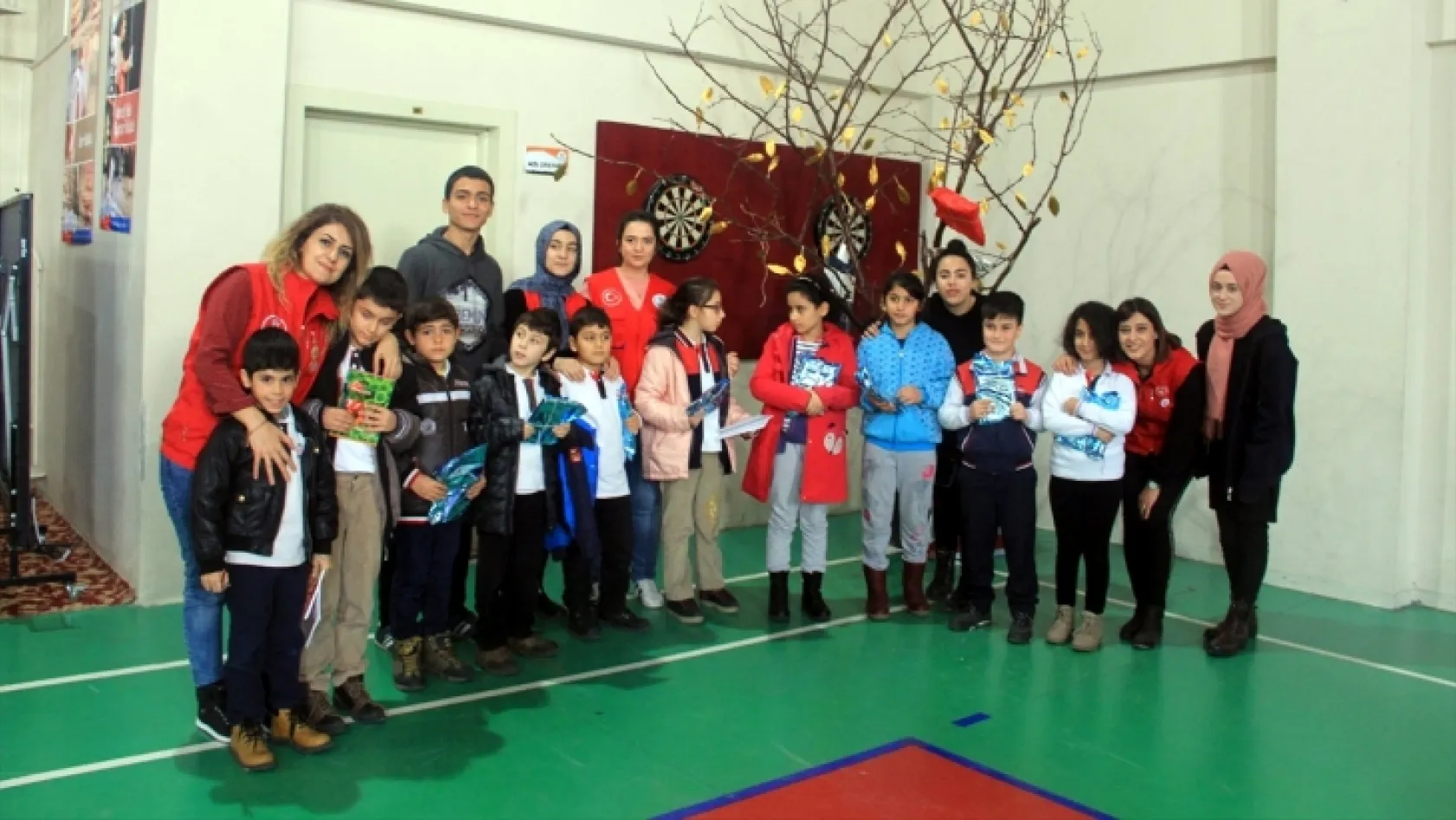 Elazığ'da 'Hayatına dokun umut ağacı' projesi