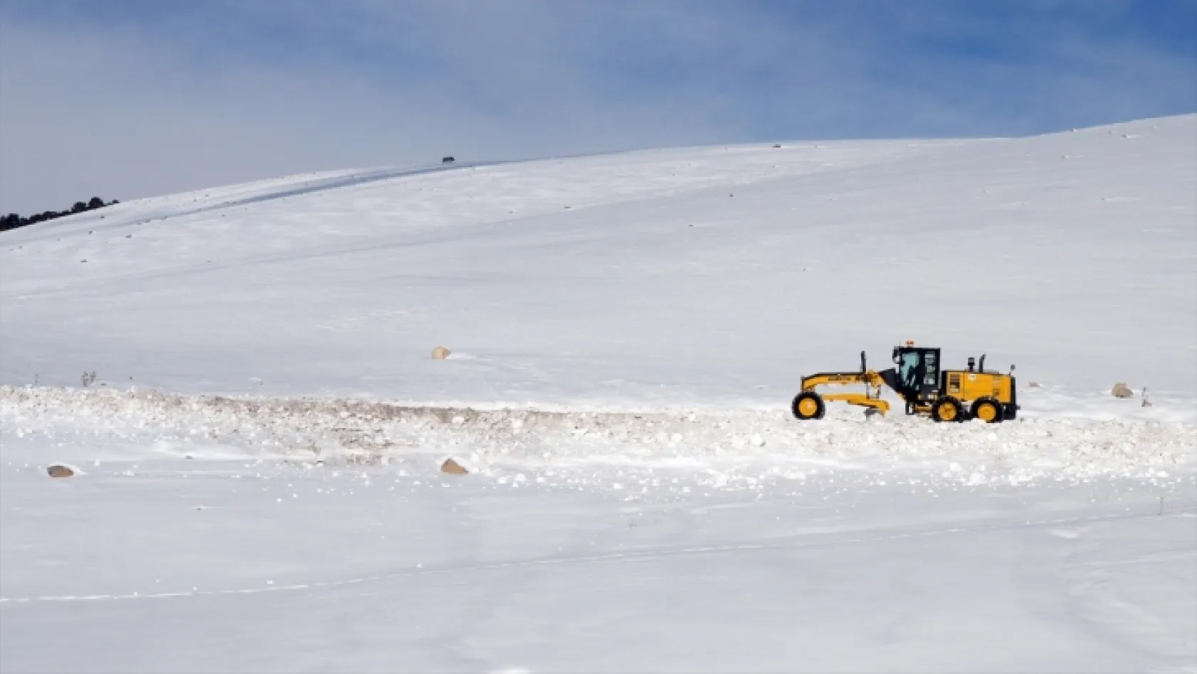 272 köy yolu kar nedeniyle ulaşıma kapandı