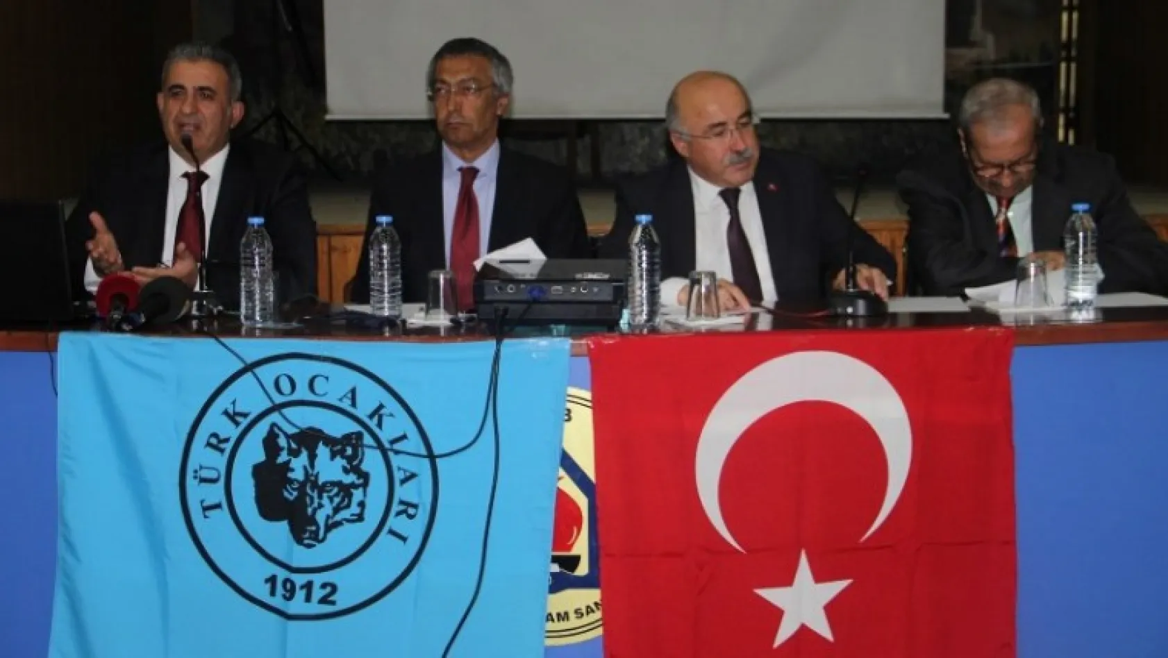 Türk Ocaklarından panel