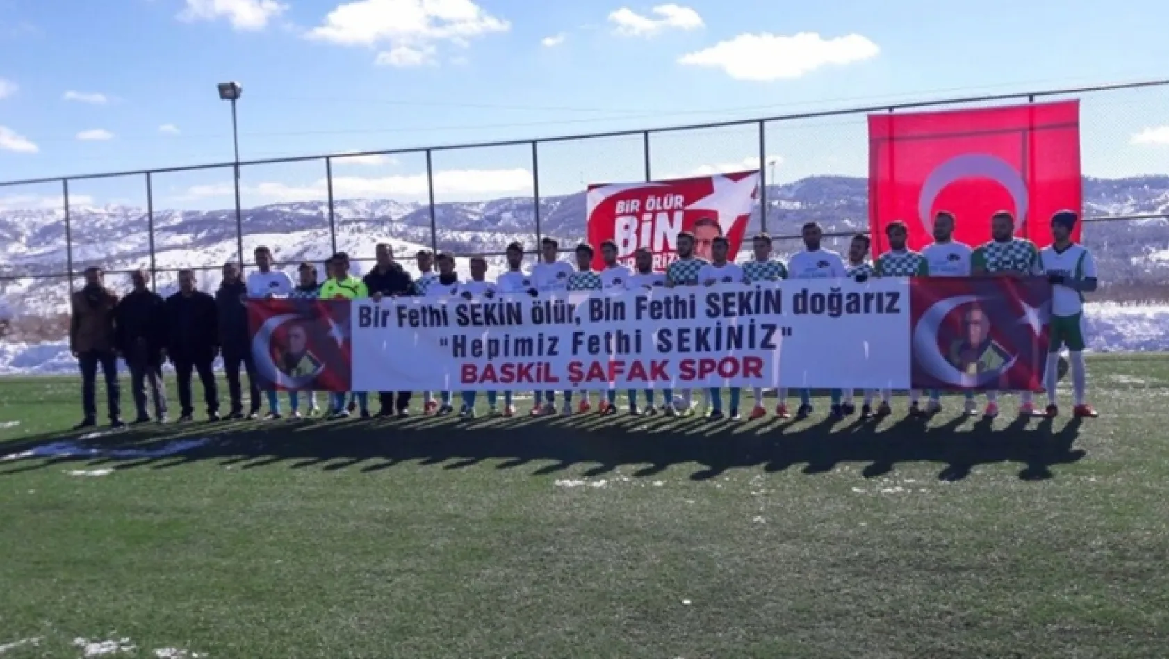 'Hepimiz Fethi Sekiniz' pankartıyla sahaya çıktılar