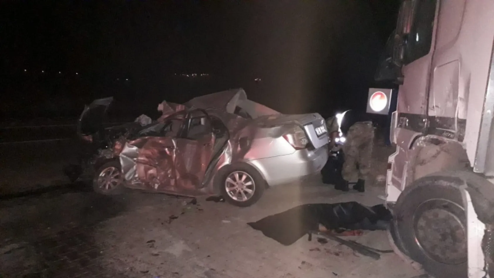 Elazığ'da feci kaza! 3 ölü