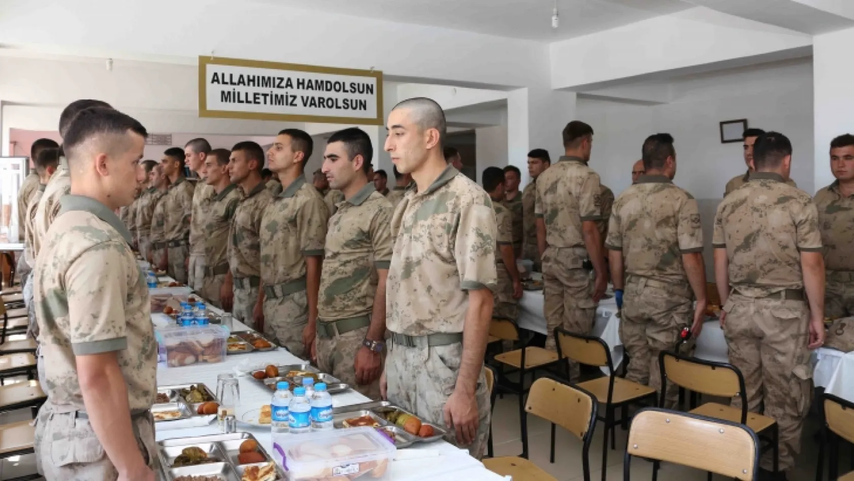 Konya'dan Tunceli'deki askerlere 'anne yemeği'
