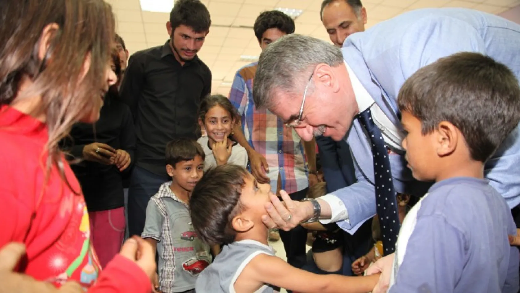Başkan Yanılmaz, Suriyeli çocuklarla...