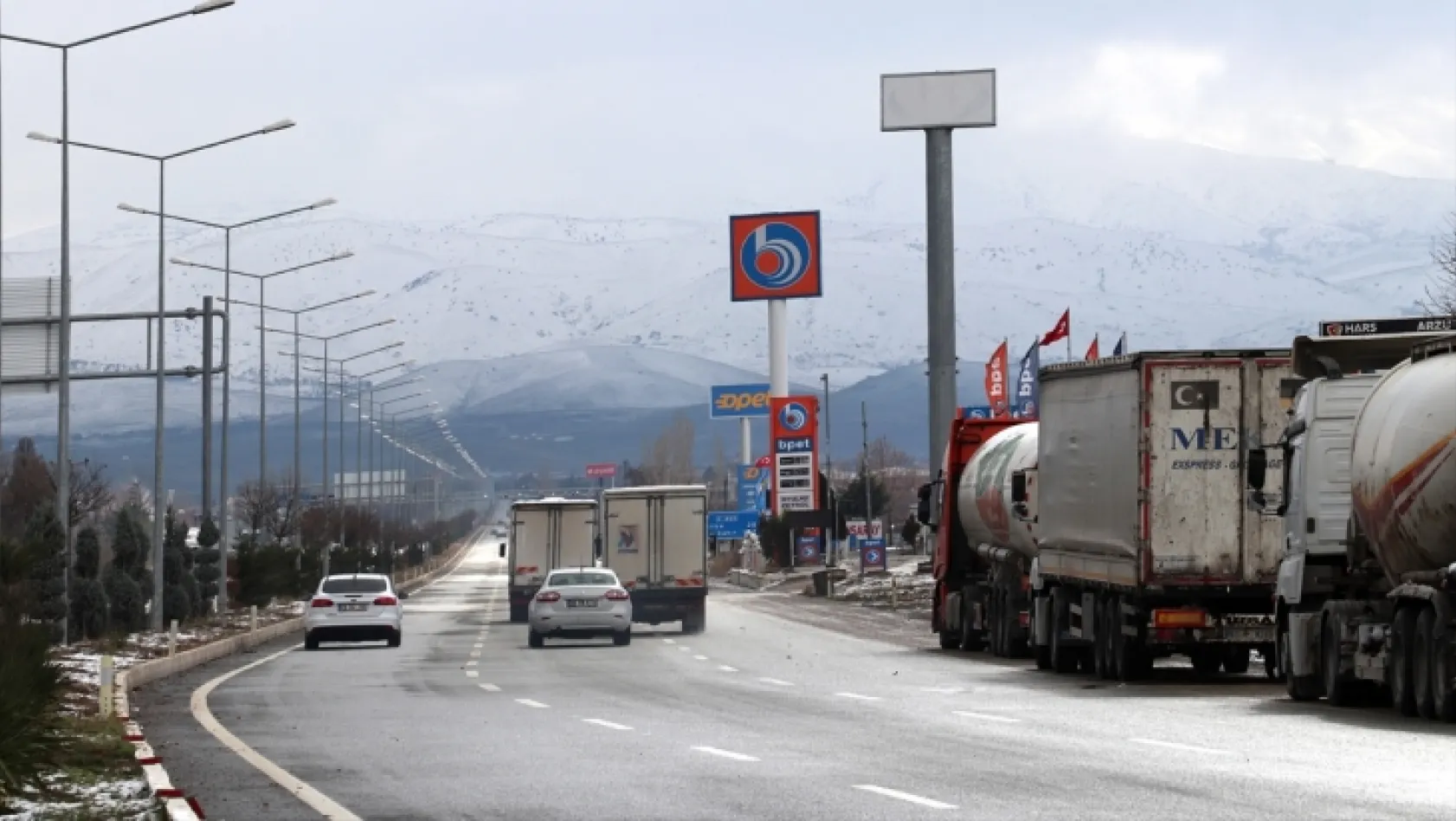 Elazığ-Diyarbakır kara yolu ulaşıma açıldı