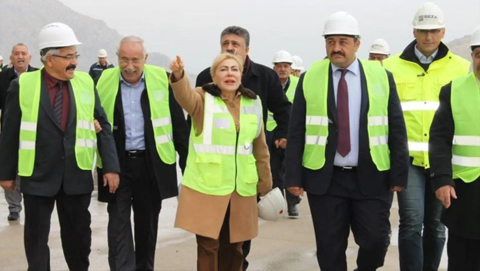 Elazığ MHP'den çimento fabrikasına ziyaret