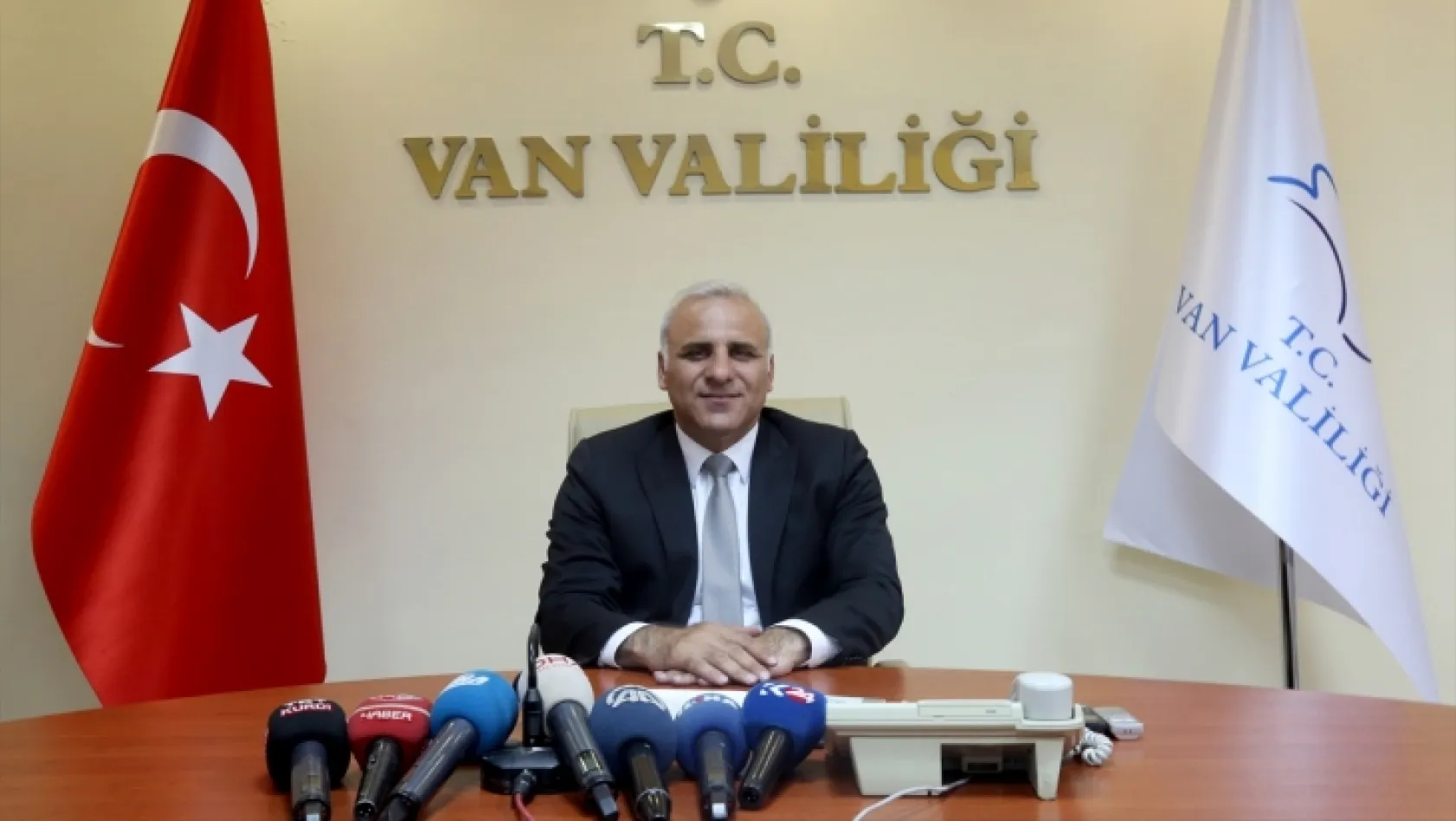 Van Valiliğine atanan Murat Zorluoğlu, görevine başladı