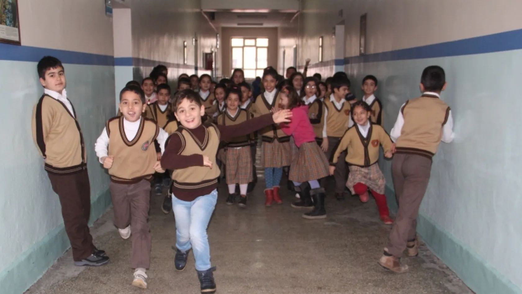 Elazığ'da 131 bin öğrenci ders başı yaptı