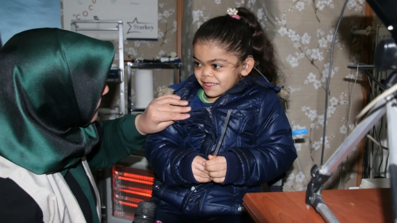 Suriyeli minik Selsebil, ilk defa duydu