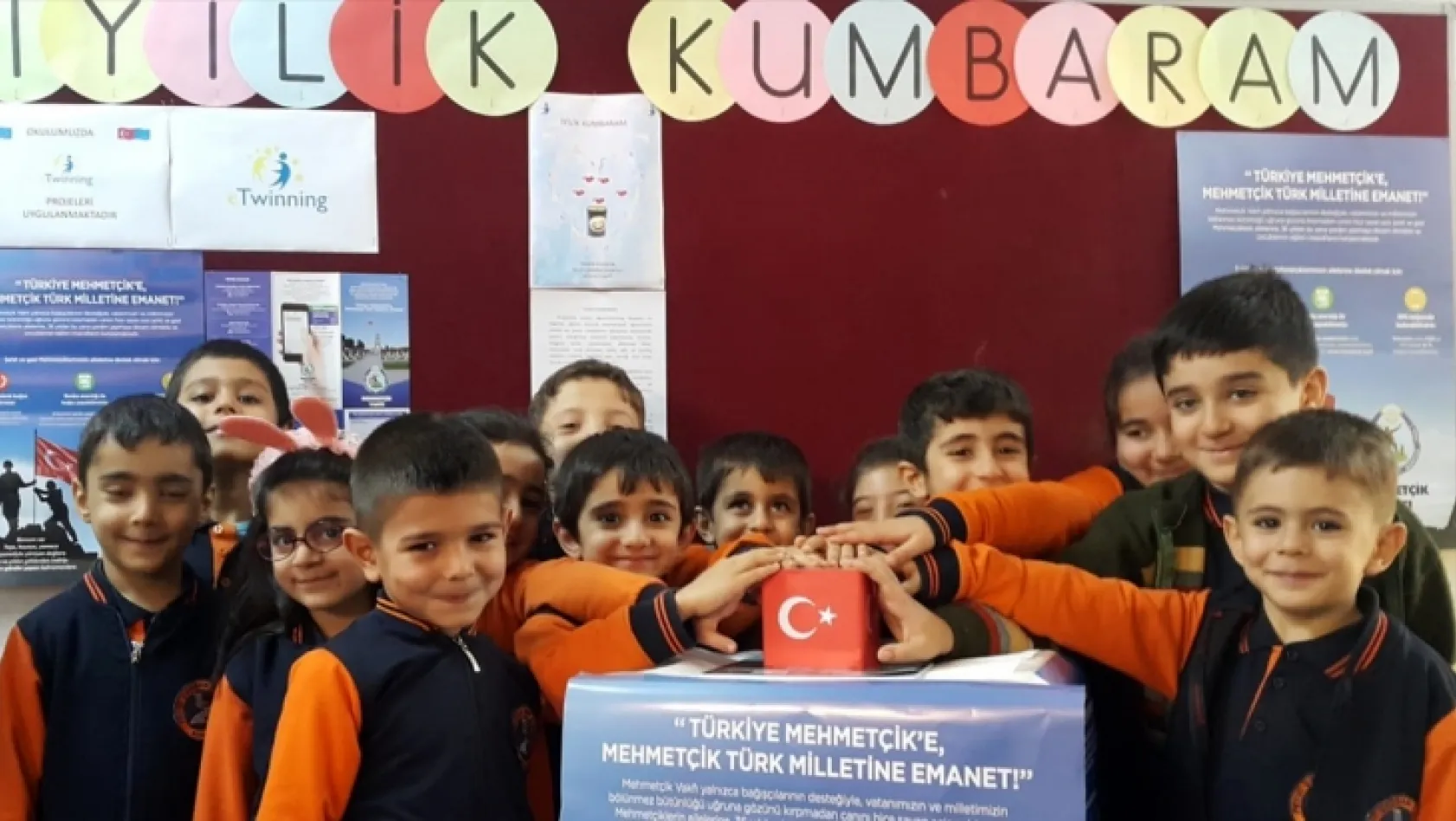Minik öğrencilerden 'Mehmetçik'e anlamlı destek
