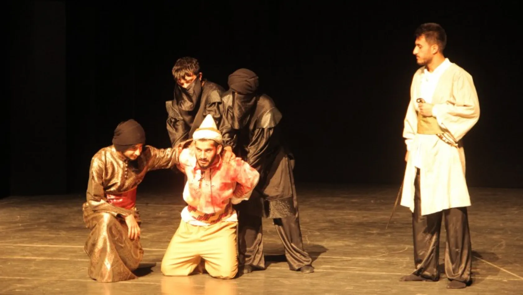Çira-i Osmanlı tiyatro atölyesinden muhteşem oyun