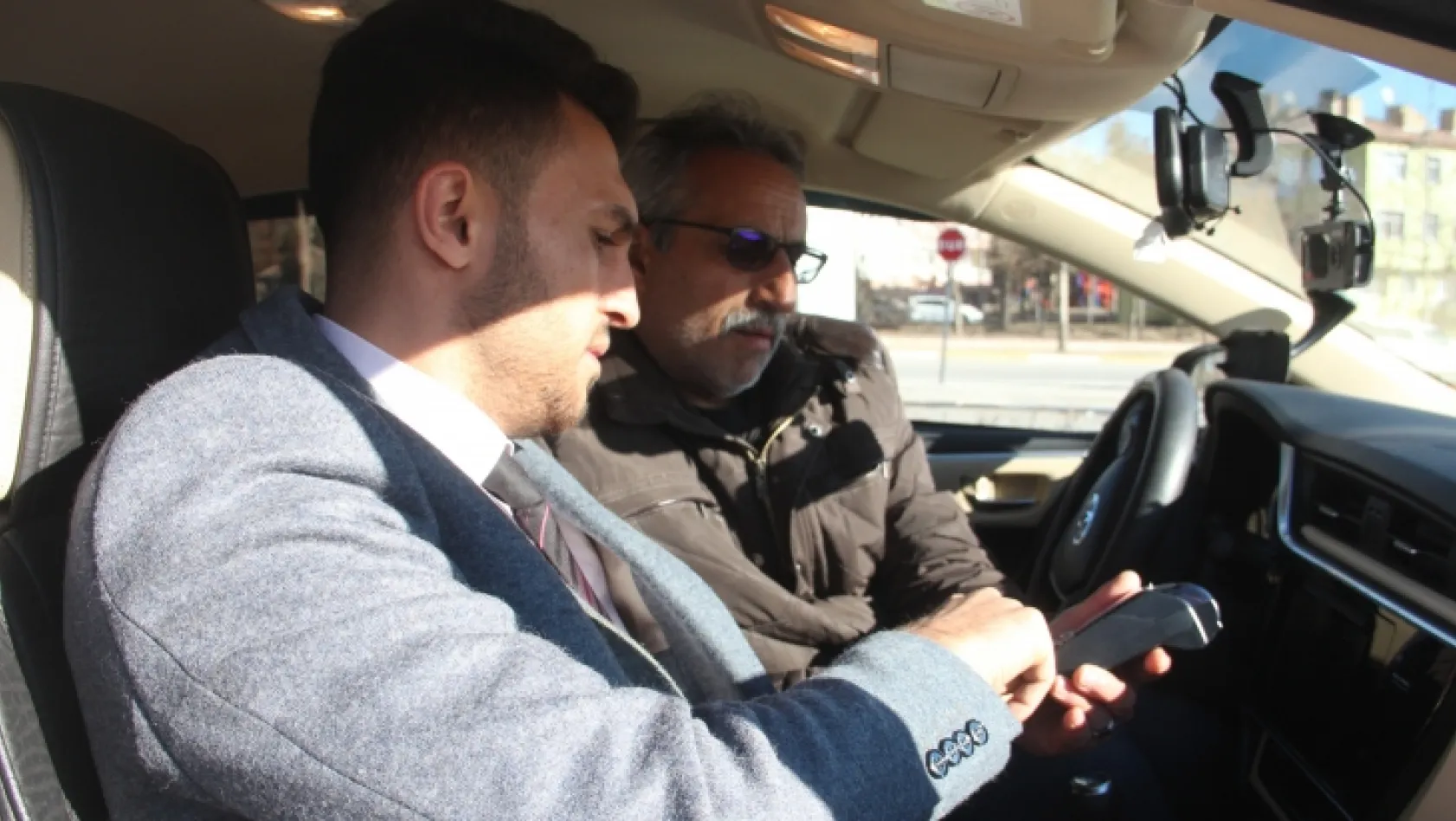 Elazığlı 30 yıllık taksiciden bir ilk!