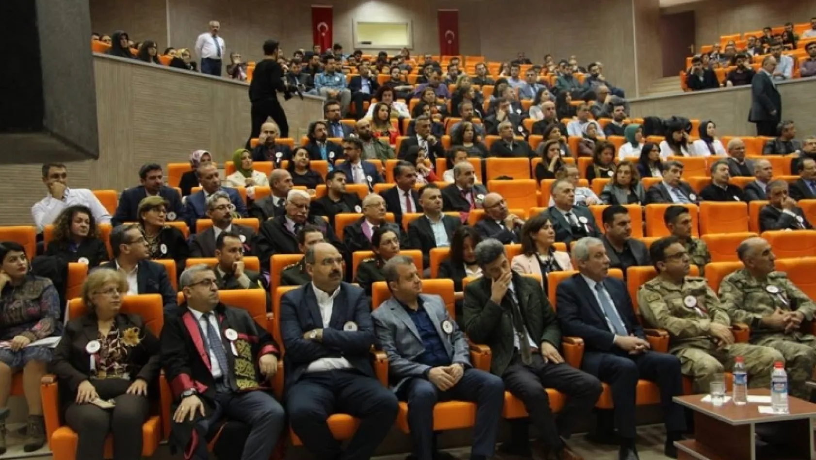 Fırat Üniversitesi'nde 14 Mart Tıp Bayramı etkinliği